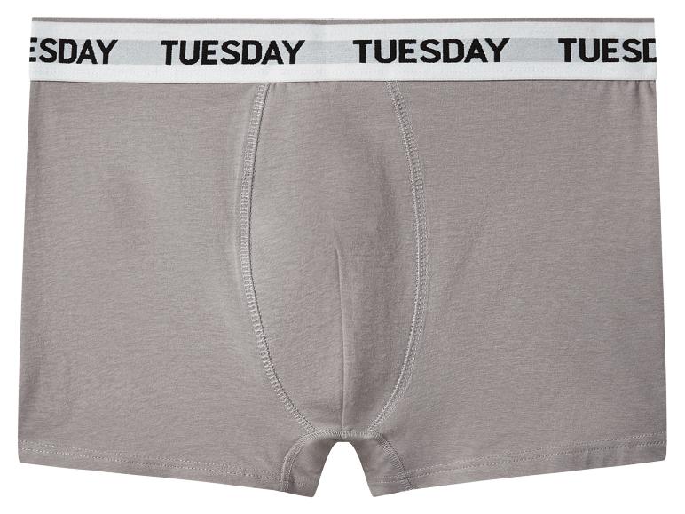Grijze herenboxershorts met een witte tailleband met het woord 'TUESDAY' in zwart