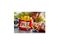 LEGO City Frietwagen met twee minifiguren en een klant die friet koopt