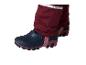 Kindersneeuwlaarzen met donkerblauw bovenwerk en rode zool, met bordeauxrode broek.