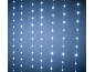 Witte LED-lichtsnoeren op een donkerblauwe achtergrond.