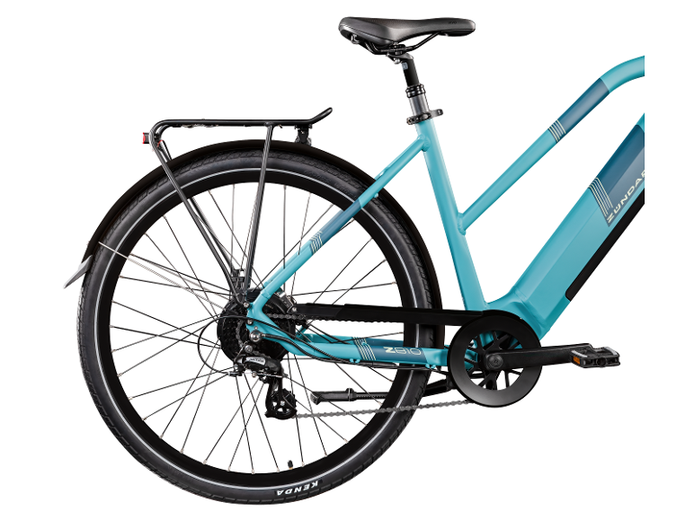 Zündapp Z810: Turquoiseblauwe elektrische fiets met achterdrager.