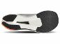 Hardloopschoenzool met zwart profiel en oranje detail.