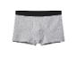 Grijze herenboxershort met zwarte elastische tailleband.