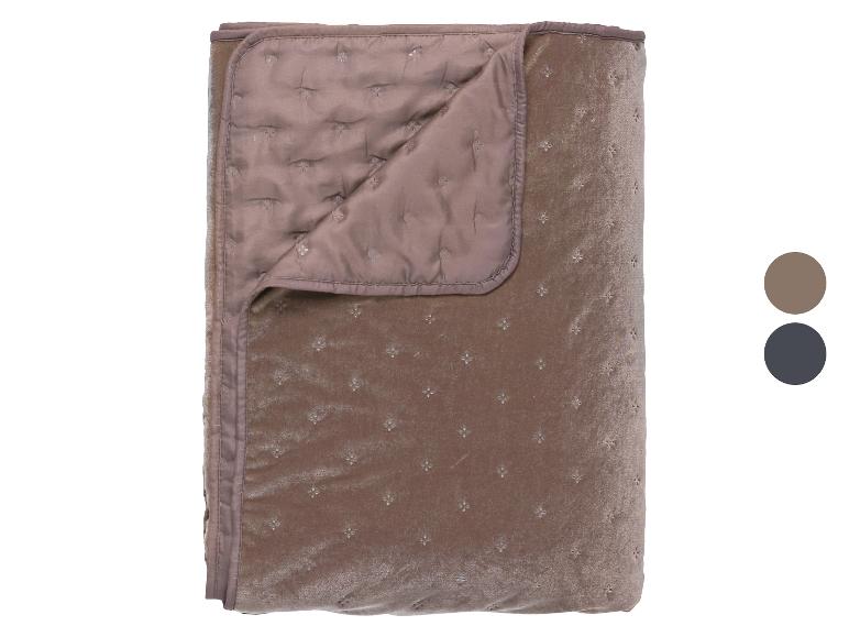 Bruine fluwelen doorgestikte deken met bloemenpatroon en twee kleurstaaltjes