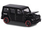 Een zwarte Brabus G-Wagon speelgoedauto met open motorkap.