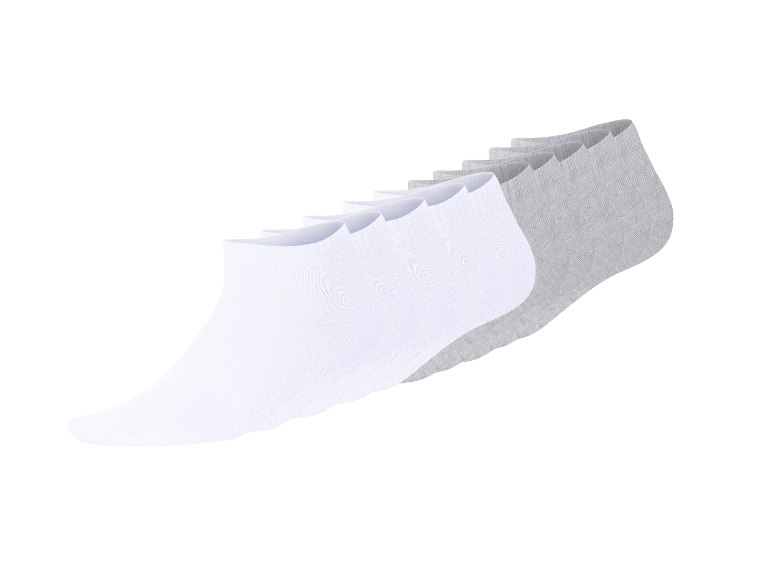 Vijf witte en vier grijze sokken.