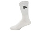 Witte sokken met een zwart logo.