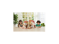 Twee kinderen spelen met een groot poppenhuis en dierenfiguren op een houten tafel.