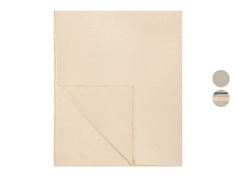 Beige deken met effen design en blauwe streepoptie.