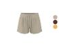 Beige sportshorts met trekkoord, verkrijgbaar in drie kleuren.