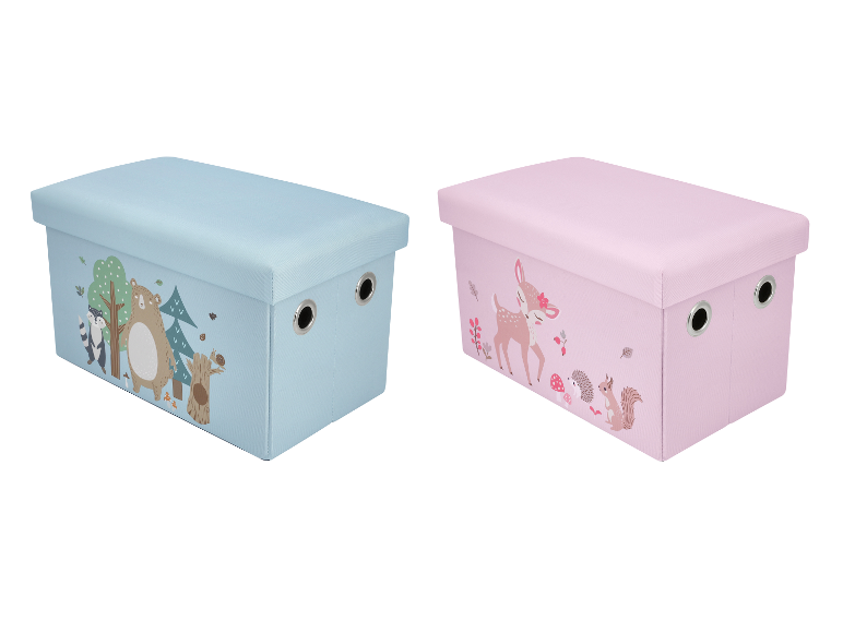 Twee kinderopbergdozen, één lichtblauw met bosdieren en één roze met bosdieren.