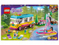 LEGO Friends set met een camper, boot en figuren van Stephanie, Emma en Ethan.