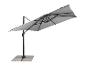 Grijze zweefparasol met betonnen tegelvoet
