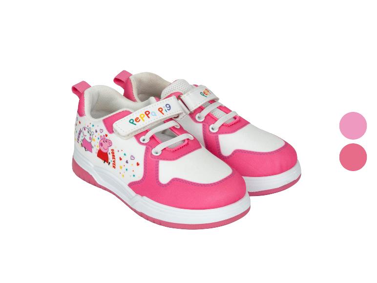 Roze en witte kindersportschoenen met een cartoonmotief en de tekst 'Peppa Pig'.