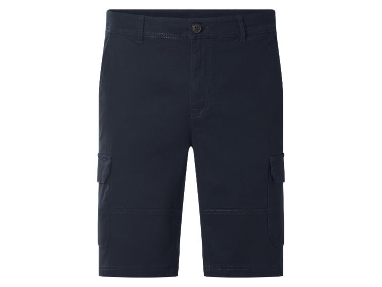Donkerblauwe cargoshorts voor heren met zijzakken.