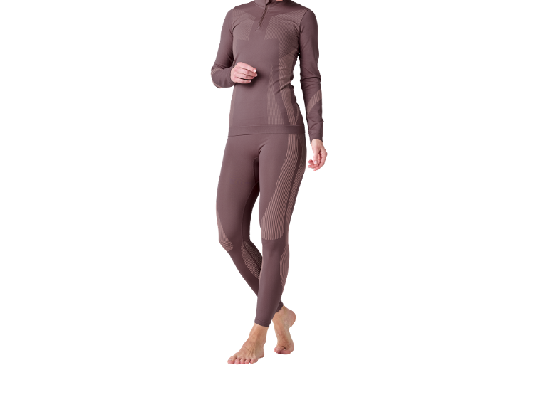 Dames bruine thermische set, met een top met lange mouwen en leggings.