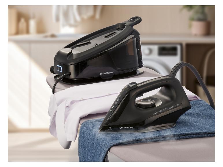 Silvercrest strijkijzer en stoomstrijkijzer op een strijkplank.