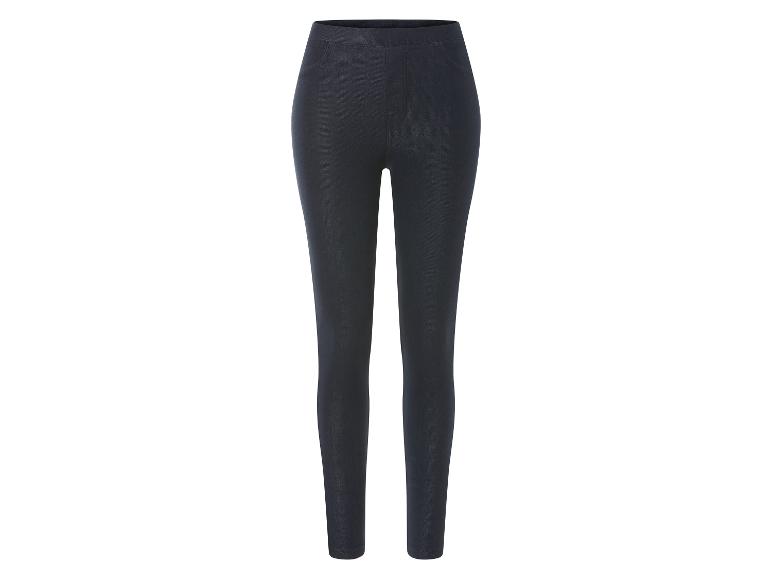 Donkere leggings, jeans-stijl.