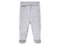 Grijze babybroek met voetjes.