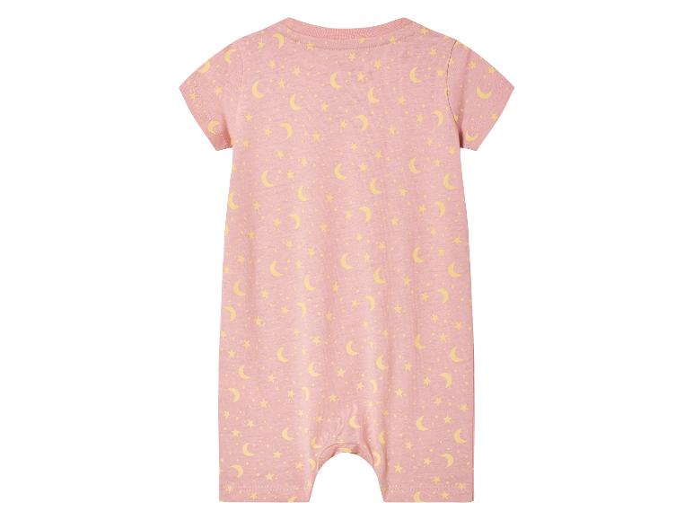 Baby romper, lichtroze met sterren- en maanprint.