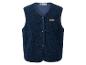 Donkerblauw fleecevest met knopen en een bruine patch op de borst.