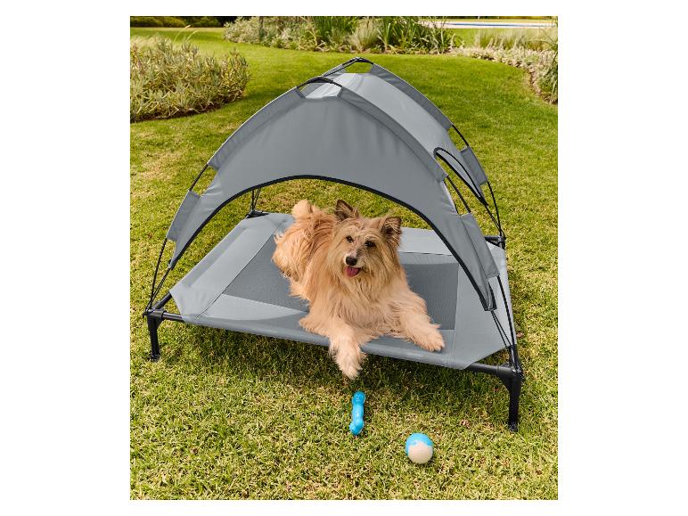 Hondenbed met luifel, perfect voor buiten.