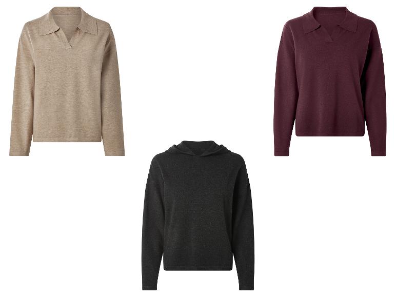 Drie gebreide truien: een beige, een bordeauxrode met polokraag en een donkergrijze hoodie.