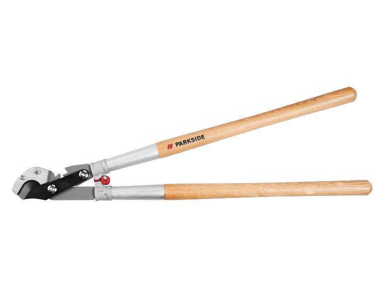 Lange takkenschaar met houten handvatten en zilverkleurige metalen onderdelen.