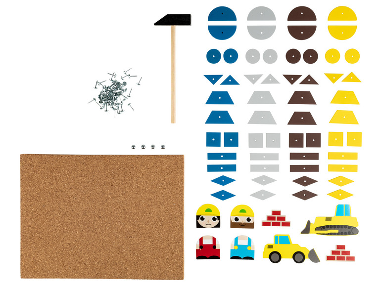 Een speelset met een hamer, spijkers, kurk en bouwwerkstukken.