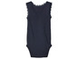 Een donkerblauwe romper met kant details.