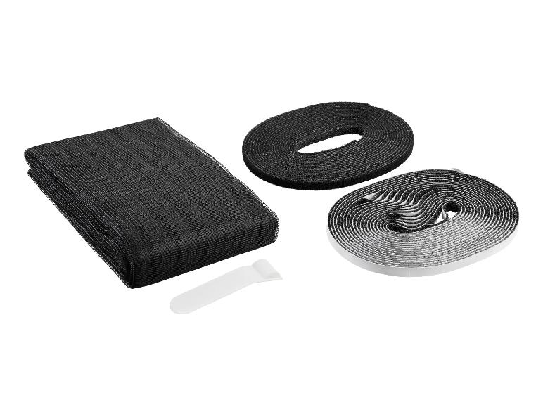 Insectenhor set: zwart gaas, zelfklevende tape en spatel.