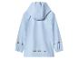 Lichtblauwe kinderregenjas met reflecterende strepen, achteraanzicht.