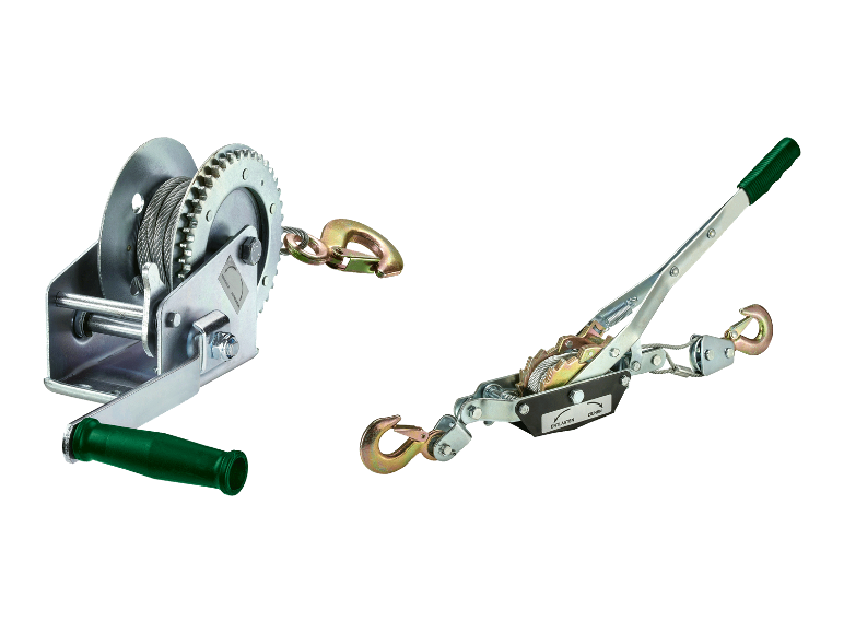 Twee handlier, een met trommel en een met hendel, met haken.