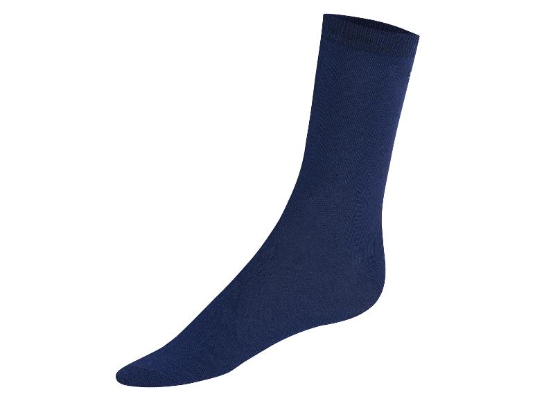 Een donkerblauwe sok.