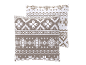 Twee decoratieve kussens met geometrische patronen en sneeuwvlokken in beige en wit.