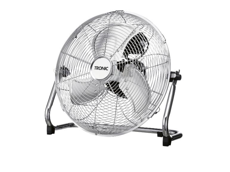 Metalen vloerventilator met drie bladen en rond rooster.