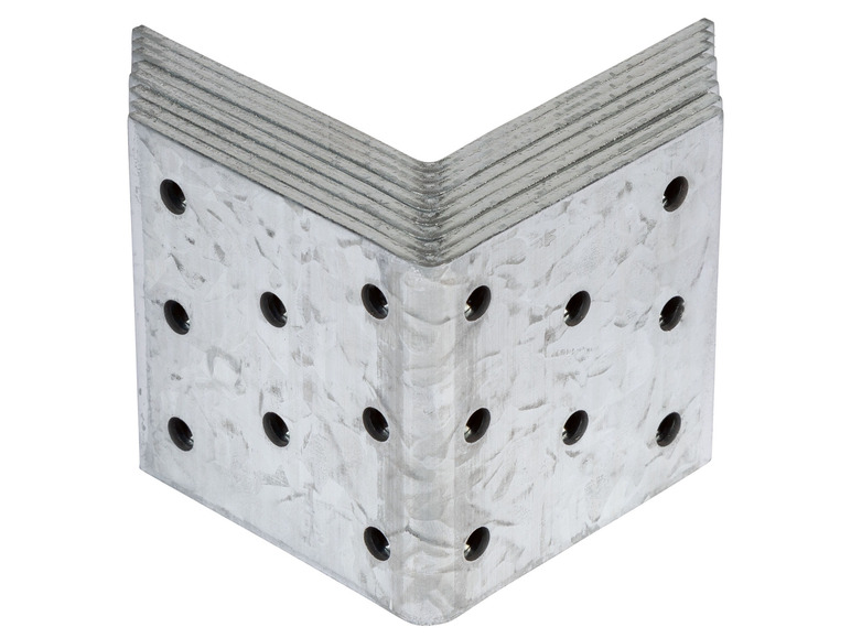 Een stapel hoekprofielen met gaten