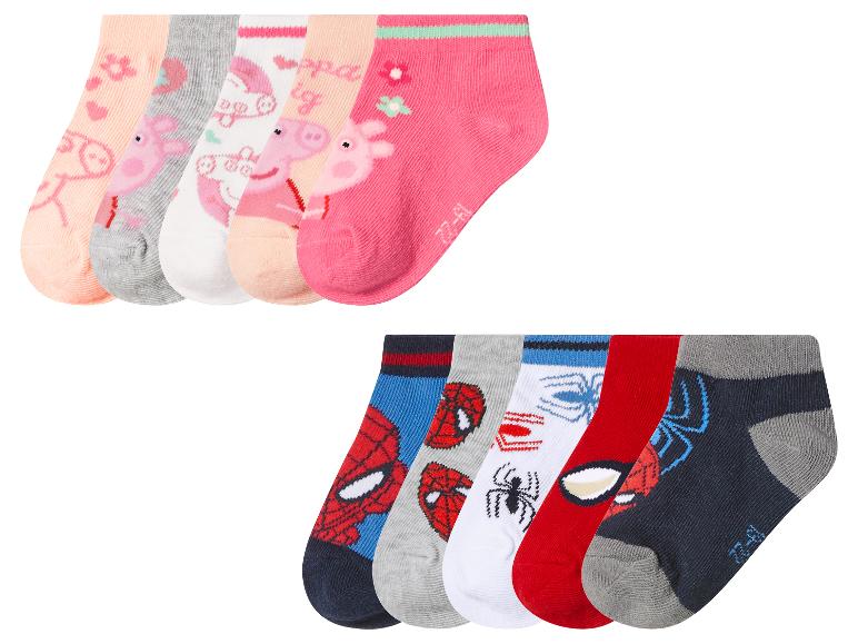 Set kindersokken met varkens- en spinnenmotieven.
