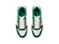 Paar witte Parkside sneakers met groene details, bovenaanzicht