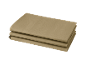 Stapel van drie gevouwen beige stoffen stukken, mogelijk handdoeken of linnengoed.