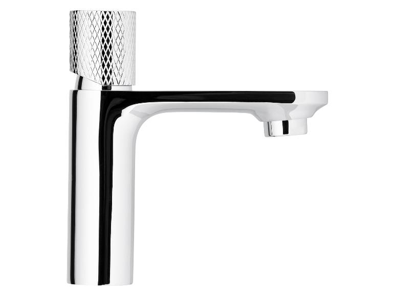 Moderne, minimalistische badkamerkraan.