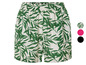 Korte broek met een groene bladerenprint.