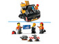 LEGO City-bouwset met kraan, minfiguren en accessoires.