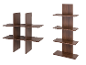 Twee donkerbruine houten planken, één in hashtag-vorm en één verticaal met verspringende planken.