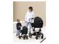 Moeder met twee Cybex Priam kinderwagens