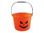 Oranje Halloween trick-or-treat emmer met een zwart pompoengezicht