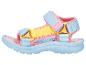 Kindersandalen in roze, blauwe en gele kleuren, met verstelbare bandjes.