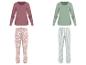 Twee sets pyjama's met lange mouwen, een met bloemenprint en een gestreept