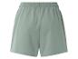Saliegroene jogging shorts.