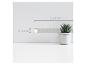 Decoratieve rand met Grieks patroon, 0,04 m breed en 5,00 m lang, naast een potplant.